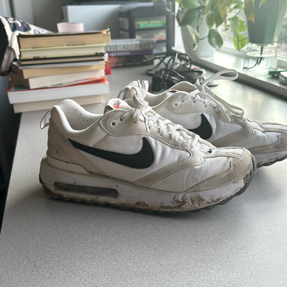 Nike airs
